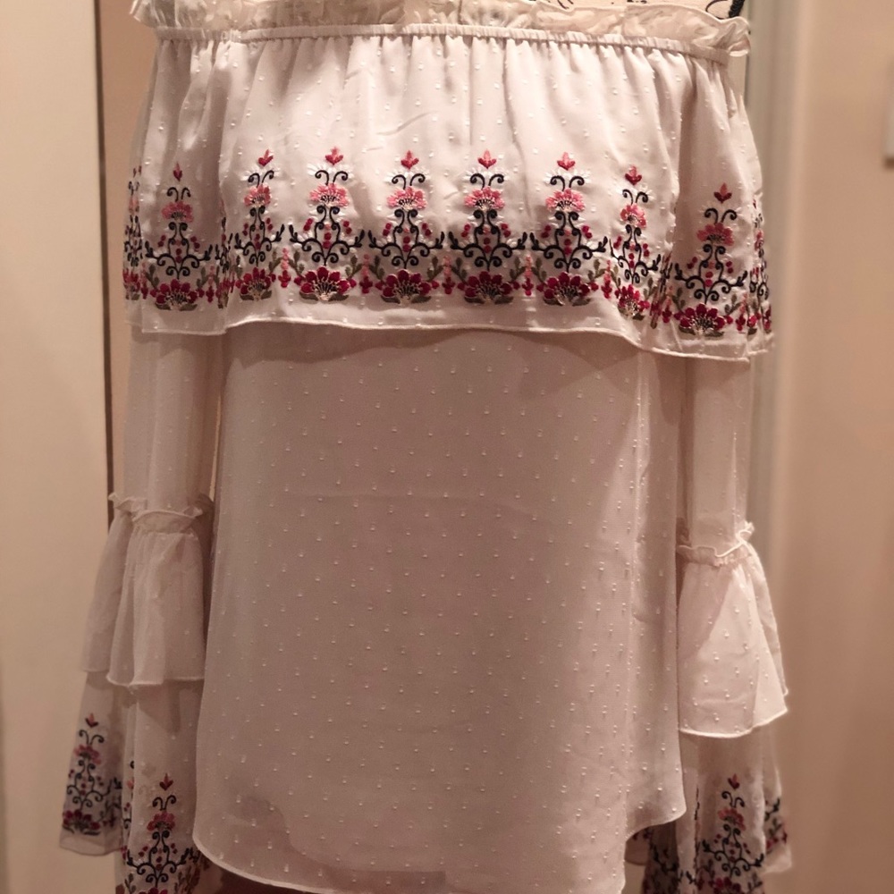 NWOT Embroidered Off Shoulder Top